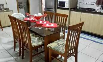 Imagem 7: Casa com 3 dormitórios sendo 1 suíte e 2 vagas de garagem na Adhemar Garcia em Joinville/S