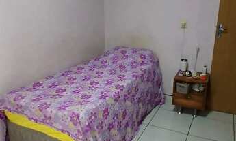 Imagem 2: Casa com 3 dormitórios sendo 1 suíte e 2 vagas de garagem na Adhemar Garcia em Joinville/S