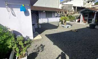 Imagem 5: Casa com 3 dormitórios e 4 vagas sendo 2 cobertas - Floresta