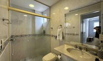 Imagem 3: Apartamento mobiliado vista mar com 3 dormitórios sendo 2 suítes e 2 vagas, na Barra Sul-B