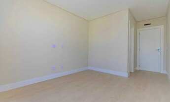 Imagem 6: Sobrado com 3 suítes sendo 1 master e 2 vagas de garagem em Camboriú/SC