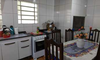 Imagem 7: Casa com Edícula tendo 3 dormitórios sendo 1 suíte e 3 vagas no bairro São Marcos em Joinv