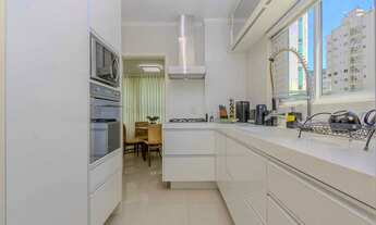 Imagem 7: Apartamento mobiliado com 3 dormitórios sendo 1 suíte e 2 vagas no Fazenda em Itajaí/SC