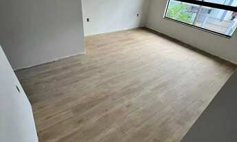 Imagem: Geminado com 3 suítes e 2 vagas de garagem