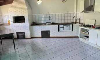 Imagem: Casa alto padrão com 5 dormitórios sendo