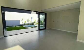 Imagem 3: Casa alto padrão com 3 dormitórios sendo 1 suíte master e 2 vagas de garagem em Palhoça/SC