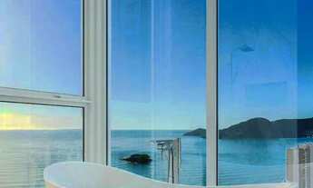 Imagem 2: Mansão Suspensa com 4 suítes e 3 vagas de garagem na Avenida Brasil no Centro de Balneário