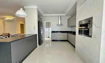 Imagem 6: Apartamento mobiliado com 3 dormitórios sendo 3 suítes e 2 vagas de garagem em Balneário C