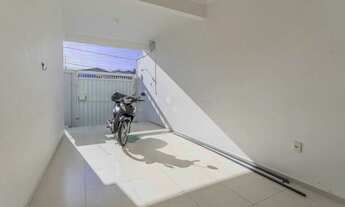 Imagem 3: Casa com 3 suítes e 2 vagas de garagem no Centro de Balneário Camboriú