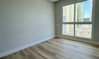 Imagem 4: Apartamento com 3 suítes e 2 vagas de garagem na Av. Brasil em Balneário Camboriú/SC