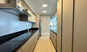 Imagem 5: Cobertura duplex mobiliado com 4 dormitórios sendo 4 suítes e 5 vagas em Balneário Cambori