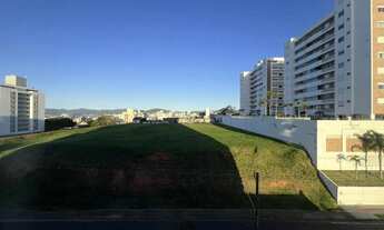 Imagem 3: Apartamento com 2 dormitórios sendo 1 suíte e 1 vaga de garagem em Florianópolis/SC