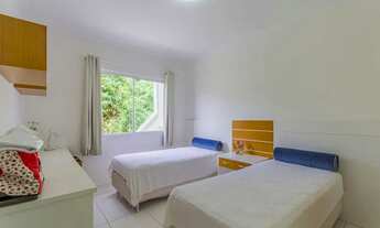 Imagem 3: Casa com 4 dormitórios sendo 2 suítes e 2 vagas de garagem no Bairro Nações em Balneário C