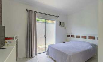 Imagem 2: Casa com 4 dormitórios sendo 2 suítes e 2 vagas de garagem no Bairro Nações em Balneário C