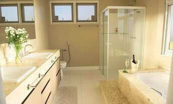 Imagem 2: Casa com 5 dormitórios sendo 4 suítes e 6 vagas de garagem em Jurerê Internaciona l Floria