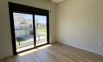 Imagem 3: Casa alto padrão em condomínio com 4 suítes e 4 vagas de garagem em Camboriú/SC