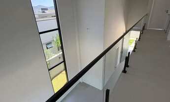 Imagem 5: Casa alto padrão em condomínio com 4 suítes e 4 vagas de garagem em Camboriú/SC