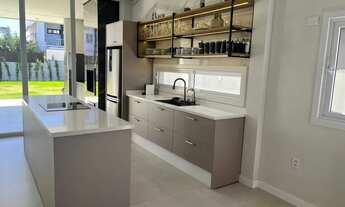 Imagem 5: Casa com 4 suítes sendo 1 master e 4 vagas de garagem - Campeche em Florianópolis/SC