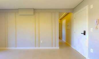 Imagem 3: Apartamento semi-mobiliado com 2 suítes e 2 vagas de garagem na Praia dos Amores