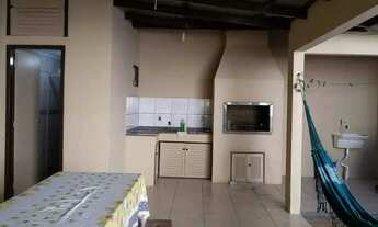 Imagem 4: Casa com 3 dormitórios a 200m do mar, próximo a avenida principal no Bairro Bombas — Bombi