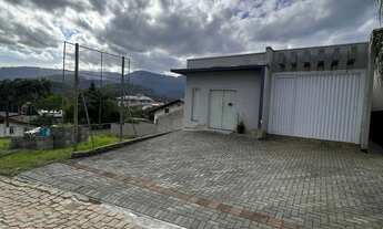 Imagem: Casa com 2 dormitórios e Terreno de 596,46m²