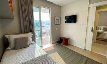 Imagem 6: Apartamento mobiliado com 3 dormitórios sendo 1 suíte e 4 vagas de garagem em Balneário Ca