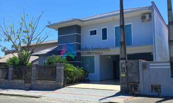 Imagem: Casa de 1 quarto 3 suítes no Bairro Escolinha