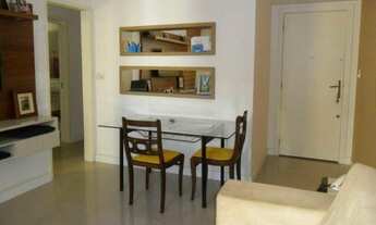 Imagem 3: Segunda quadra da praia, reformado, apto 2 quartos, 65mts, com armários e ar condicionado