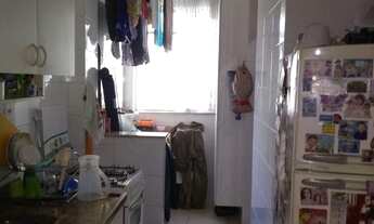 Imagem 2: Miolo de Icarai, segunda quadra da praia, 2 quartos, sala grande, dependência completa, 97