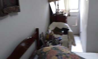 Imagem 3: Miolo de Icarai, segunda quadra da praia, 2 quartos, sala grande, dependência completa, 97