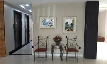 Imagem 4: Miolo de Icarai, segunda quadra da praia, 2 quartos, sala grande, dependência completa, 97