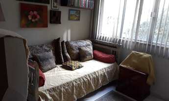 Imagem 5: Miolo de Icarai, segunda quadra da praia, 2 quartos, sala grande, dependência completa, 97