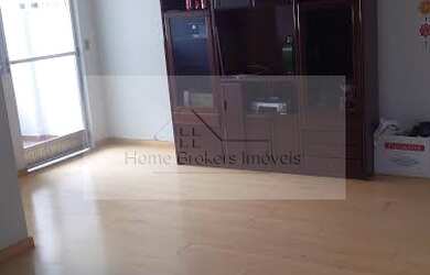 Imagem 4: Edifício próximo ao Metrô, colégio, restaurante e mercado