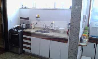 Imagem 2: Apartamento no Ingá com planta ampla, varandão , andar alto ,com 2 vagas