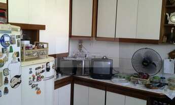 Imagem 3: Apartamento no Ingá com planta ampla, varandão , andar alto ,com 2 vagas