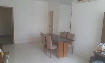 Imagem 2: Melhor preço, 4 quartos, todo reformado com armários da Dellano, frente, sol da manhã, 1 v