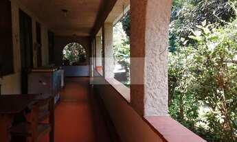 Imagem 2: Casa residencial, 3 dormitórios, 2 banheiro, 1 vaga na garagem, 260M² de Área Construída