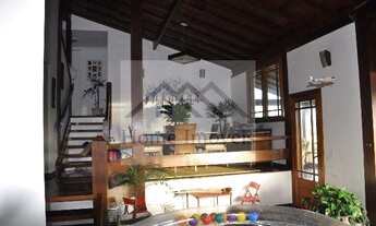 Imagem 2: Bela casa em cond. com vista magnifica ao lado de Camboinhas com 450 m² ,4 qts 2 sts, 4 vg