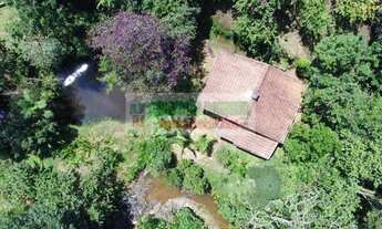 Imagem: Sítio com 3 casas, Cachoeira, nascente