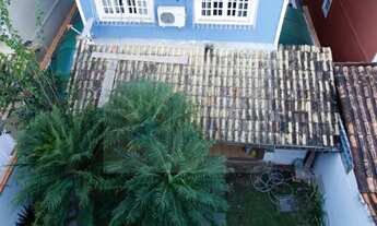 Imagem 3: Casa em Condomínio Fechado com Duas Construções 8 Quartos