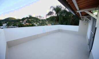 Imagem 7: Casa em Condomínio Fechado com Duas Construções 8 Quartos