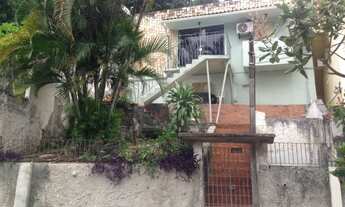 Imagem 2: Casas tipo Condomínio com Lazer!!! 2 casas mais 1 anexo todas com garagem !!!