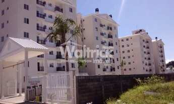 Imagem 2: ![CDATA[Apartamento no Residencial Palladium no 4º andar no Centro de Penha.]]