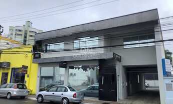 Imagem 2: ![CDATA[Ótima oportunidade de sala comercial semi mobiliada ideal para a sua clínica/escr