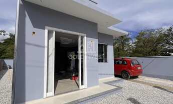 Imagem 2: ![CDATA[Casa semi-mobiliada com 2 quartos sendo 1 suíte, na Guabiruba]]