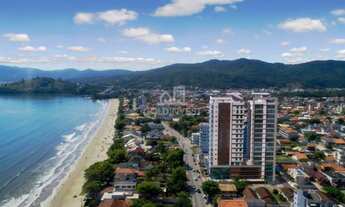 Imagem 5: ![CDATA[Apartamento com três suítes na praia de Perequê]]