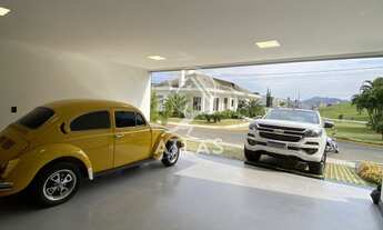 Imagem 3: ![CDATA[IMÓVEL DE ALTÍSSIMO PADRÃO EM CONDOMÍNIO FECHADO,FINAMENTE MOBILIADO