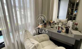 Imagem 2: ![CDATA[IMÓVEL DE ALTÍSSIMO PADRÃO EM CONDOMÍNIO FECHADO,FINAMENTE MOBILIADO