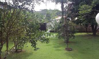 Imagem 3: ![CDATA[ÓTIMA CASA 1 SUÍTE + 3 DORMITÓRIOS NO BAIRRO SÃO PEDRO EM BRUSQUE COM AMPLO TERRE