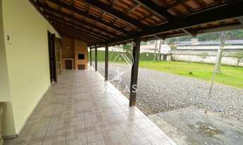 Imagem 6: ![CDATA[ÓTIMA CASA 1 SUÍTE + 3 DORMITÓRIOS NO BAIRRO SÃO PEDRO EM BRUSQUE COM AMPLO TERRE